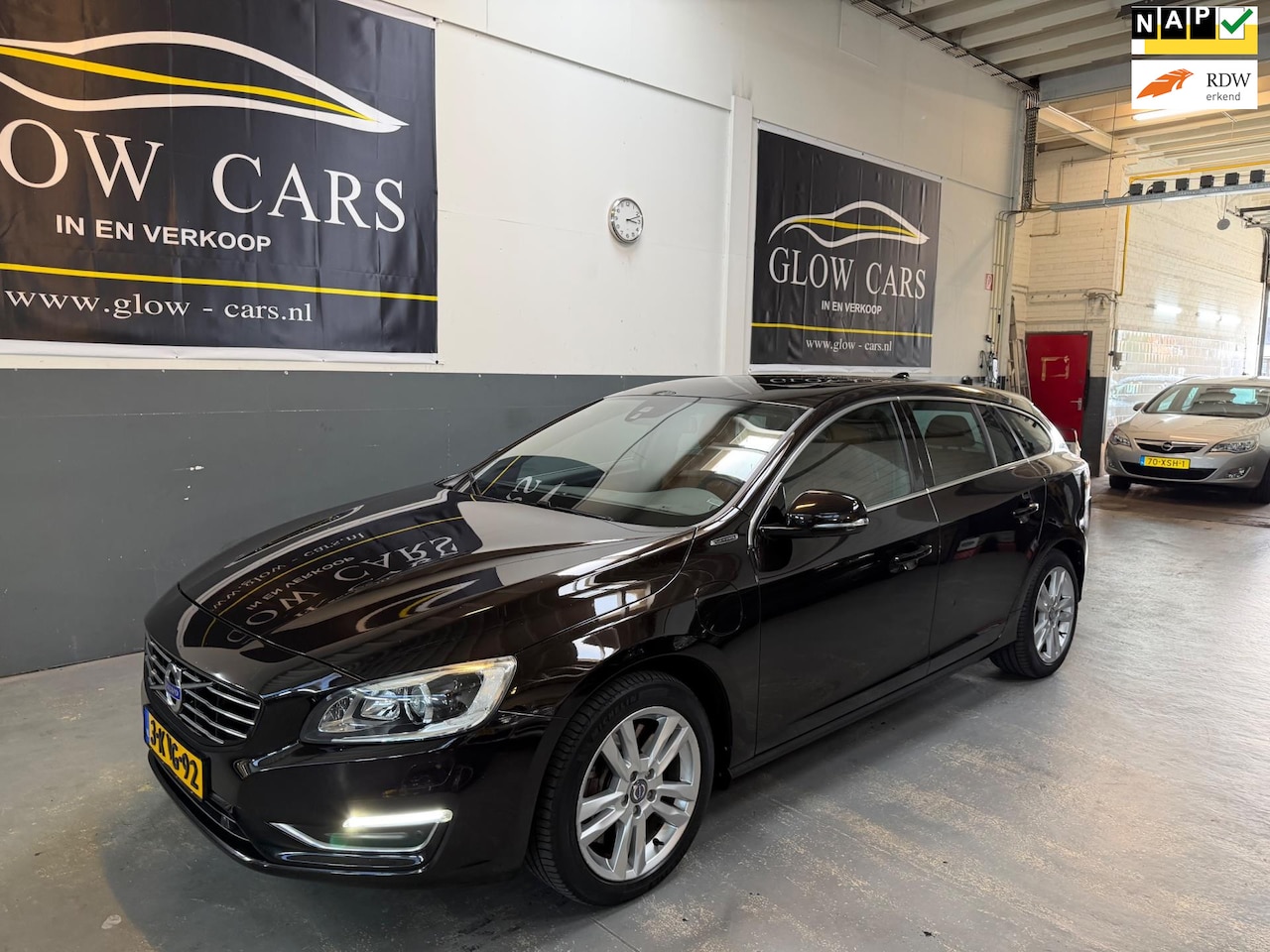 Volvo V60 - 2.4 D6 AWD Plug-In Hybrid Summum |AUTOMAAT|PDC|AIRCO|STOEL.VERW| - AutoWereld.nl