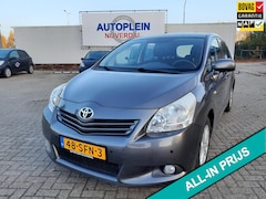 Toyota Verso - Nette in Nederland nieuw geleverde auto met trekhaak, cruise controle en lage kilometersta