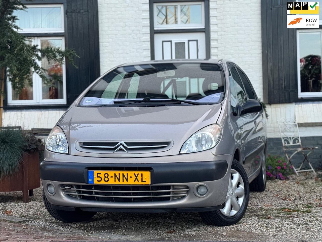 Citroën Xsara Picasso - 2.0i-16V Différence 2|Automaat|Clima| - AutoWereld.nl