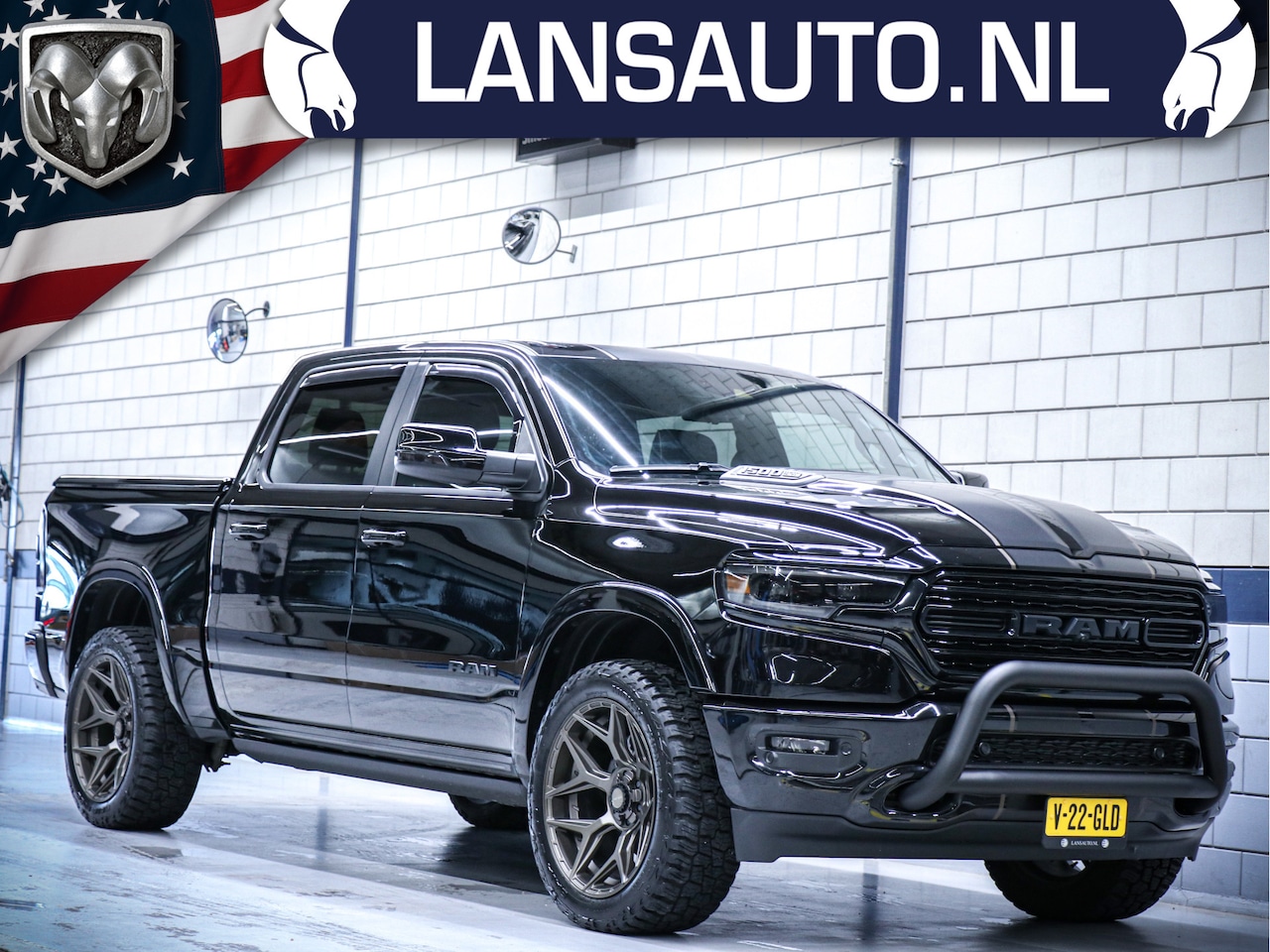 Dodge Ram 1500 - Crew Cab Limited Night Custom built! | 5.7L V8 Hemi | Custom uitlaat - AutoWereld.nl