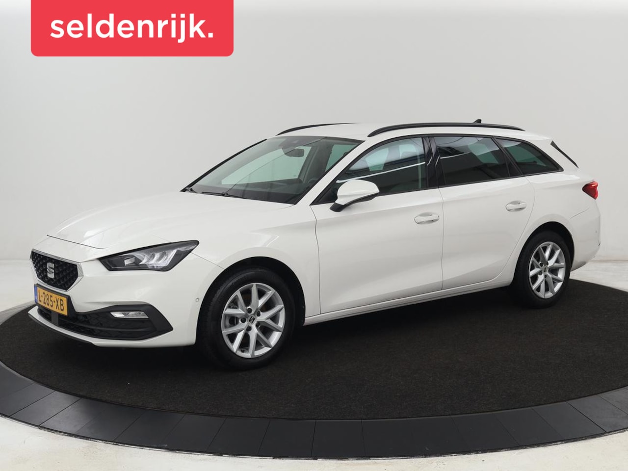 SEAT Leon - 1.0 TSI Style Business Intense | Trekhaak | Stoelverwarming | Carplay | Adaptive cruise | - AutoWereld.nl