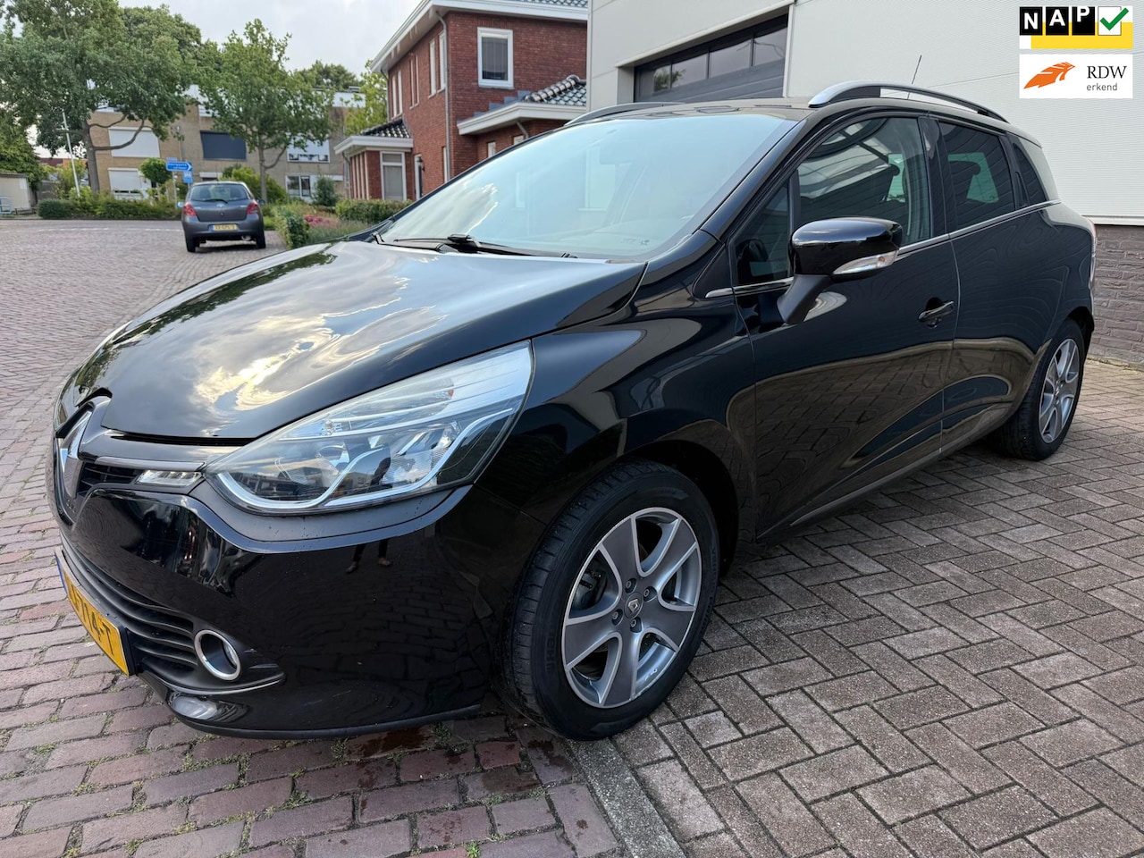 Renault Clio Estate - 0.9 TCe Night&Day/Navi/Cruise-c/Pdc/AUX/Trekhaak/Bluetooth/Led - AutoWereld.nl