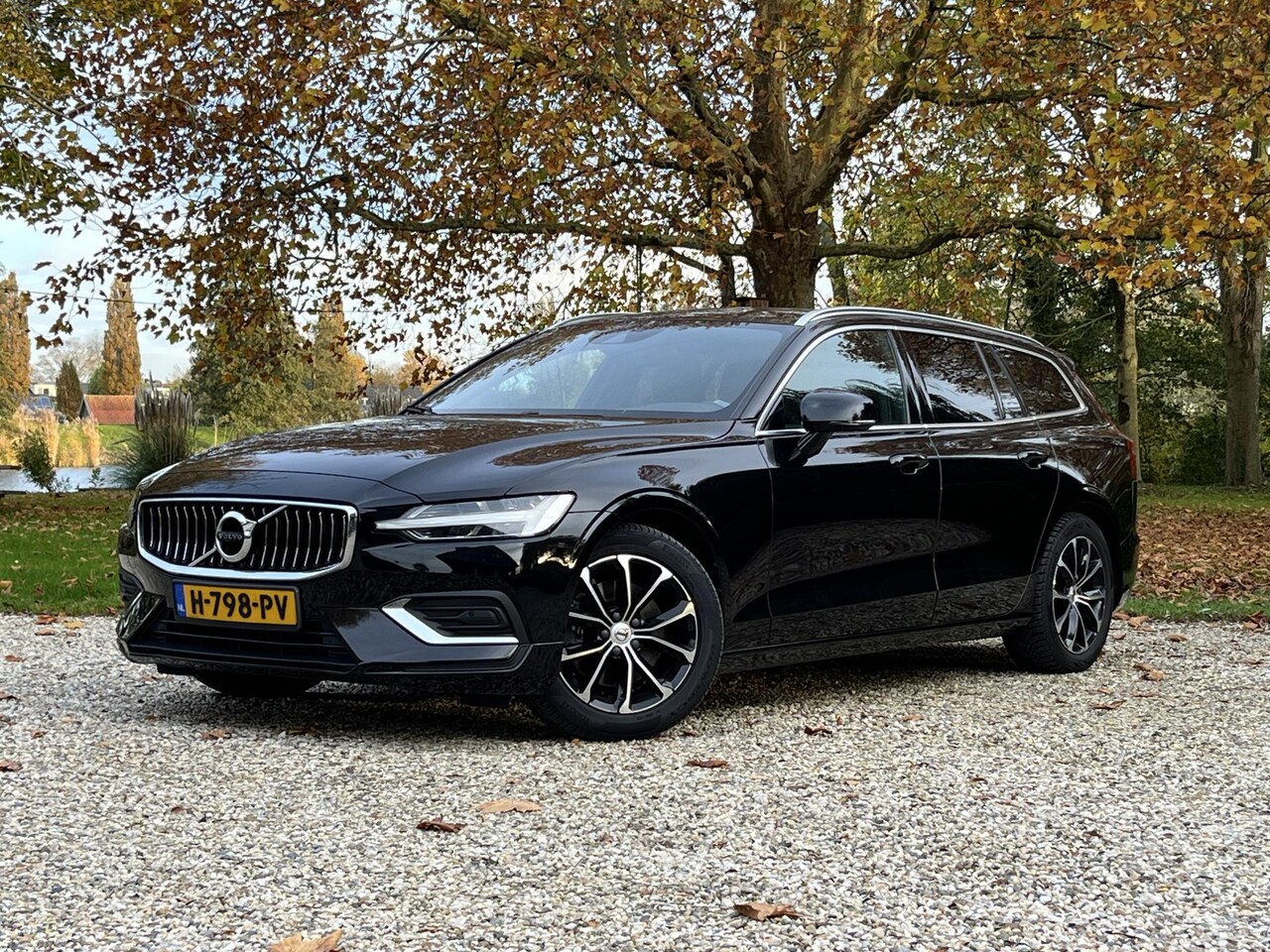 Volvo V60 - 2.0 T4 Inscription*Nieuwe Distributie*Trekhaak* - AutoWereld.nl