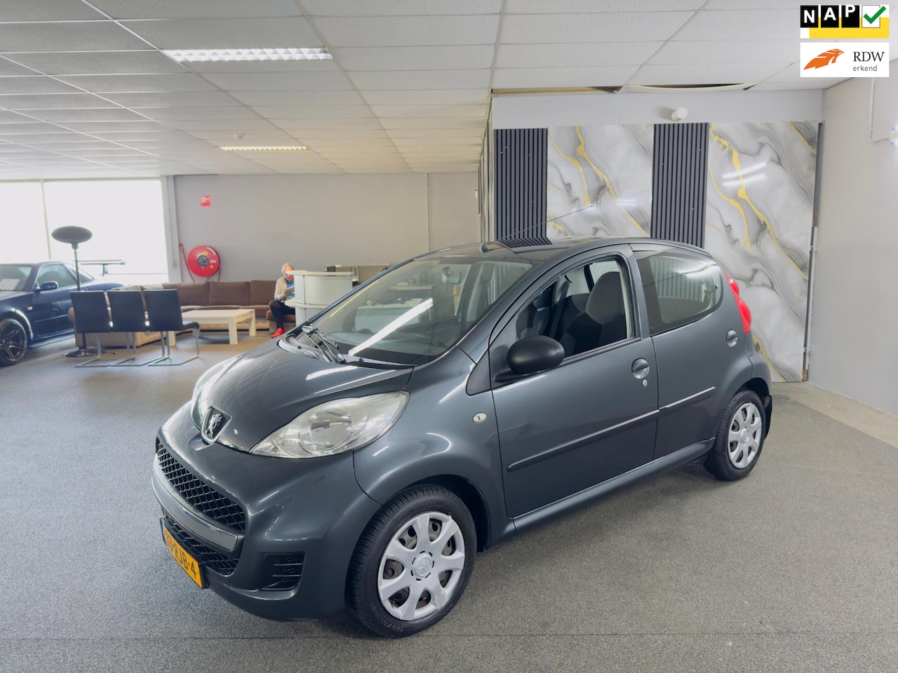Peugeot 107 - 1.0-12V XR Apk Nieuw,1e Eigenaar,Airco,Bluetooth,Dealer-onderhouden,N.A.P,2 sleutels,Topst - AutoWereld.nl