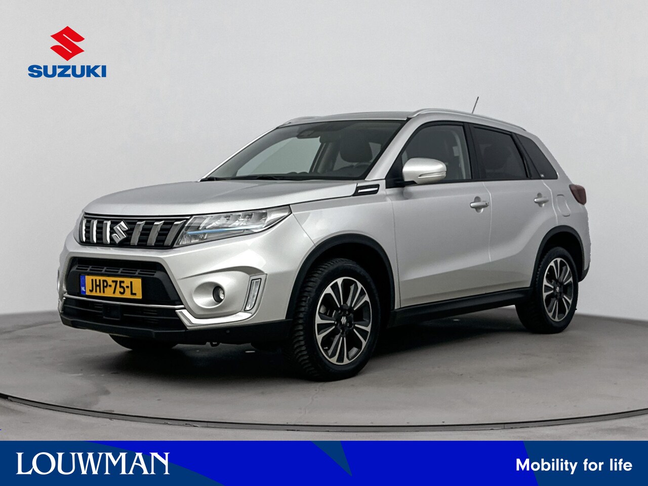 Suzuki Vitara - 1.4 Boosterjet Style Rhino Edition Smart Hybrid | Elektrisch glazen panorama-dak | Navigat - AutoWereld.nl