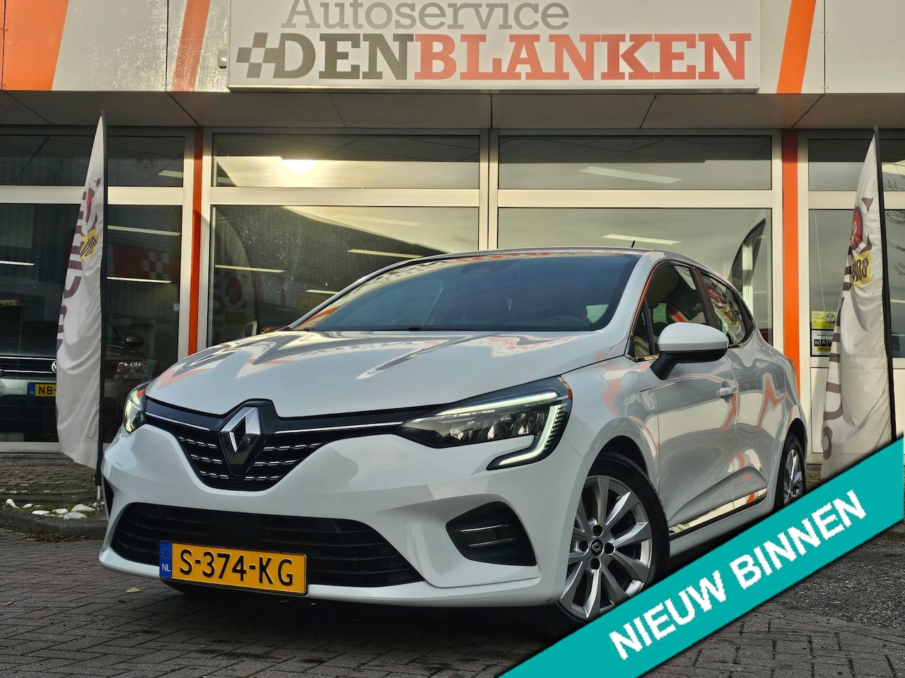 Renault Clio - 1.0 TCe Intens BJ.2023 / Groot Navi / Camera / Led Koplampen / Half Leer / Clima / 16"Lmv - AutoWereld.nl