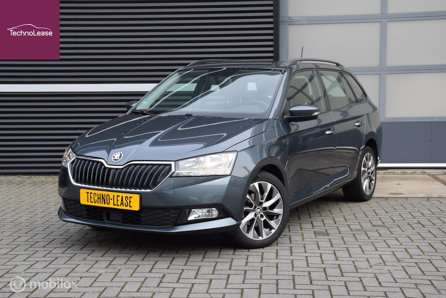 Skoda Fabia Combi - 1.0 TSI Business Edition Trekhaak Airco Cruise Control - AutoWereld.nl