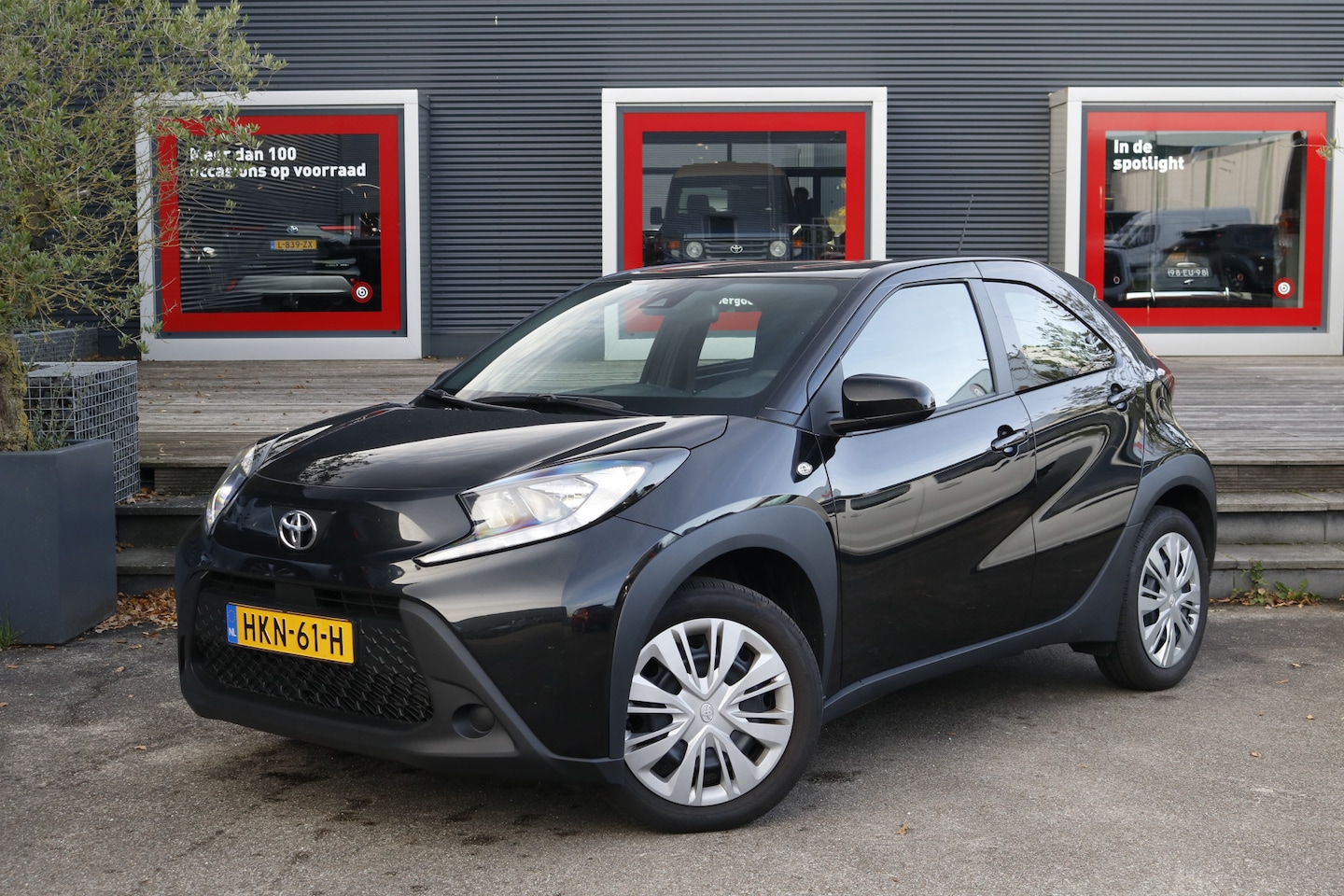 Toyota Aygo X - 1.0 VVT-i MT play 1.0 VVT-i MT Play - AutoWereld.nl