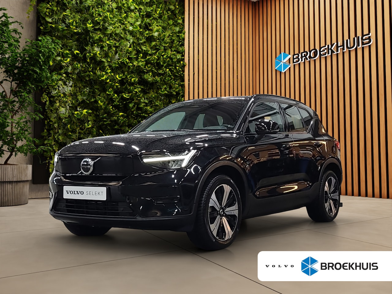 Volvo XC40 - Recharge Core 70 kWh | Camera | Stuur/stoelverwarming | Draadloze lader - AutoWereld.nl