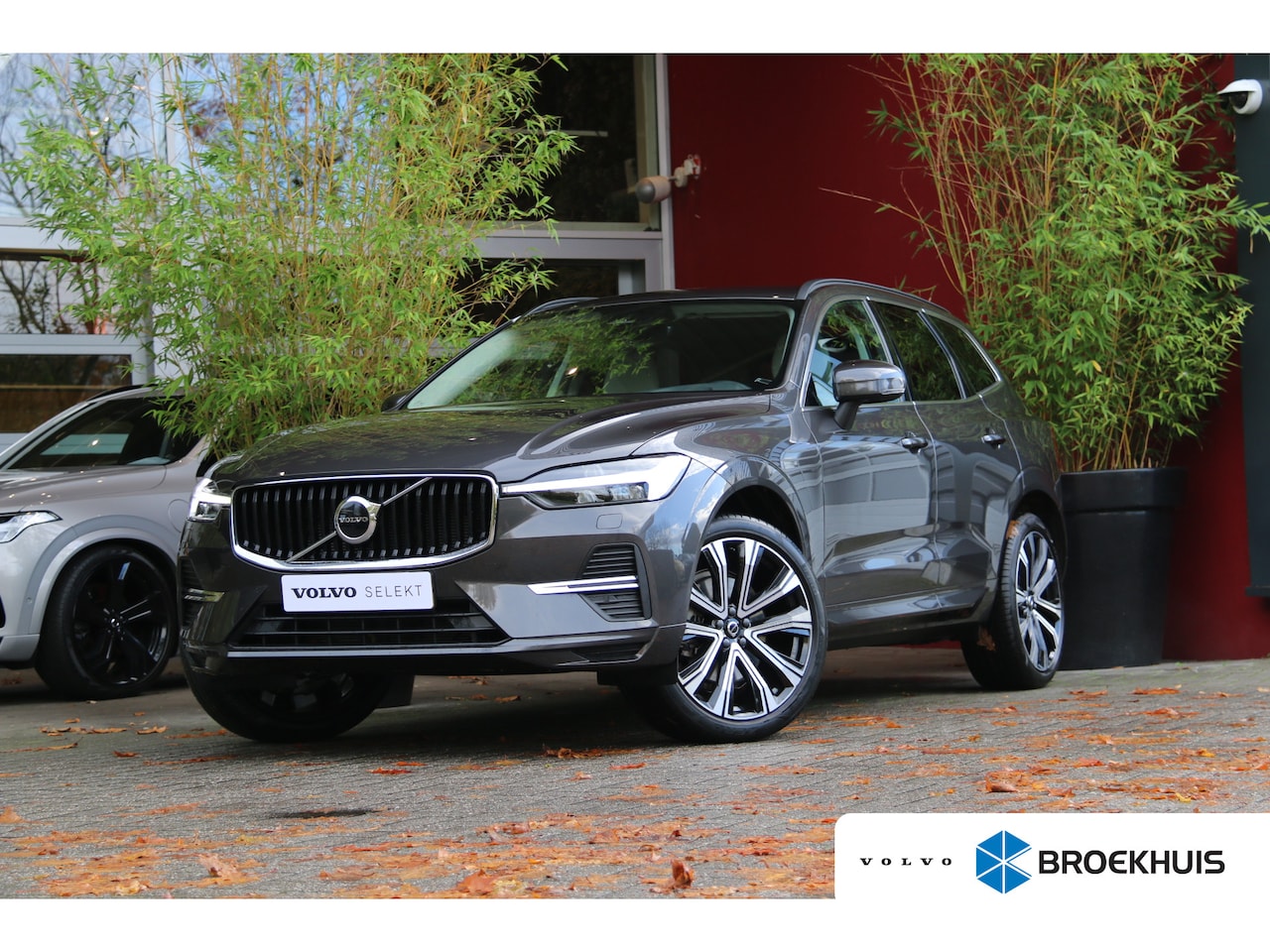Volvo XC60 - 2.0 B5 Inscription | Trekhaak | Camera | Pilot Assist | Memory | 21" Velgen - AutoWereld.nl