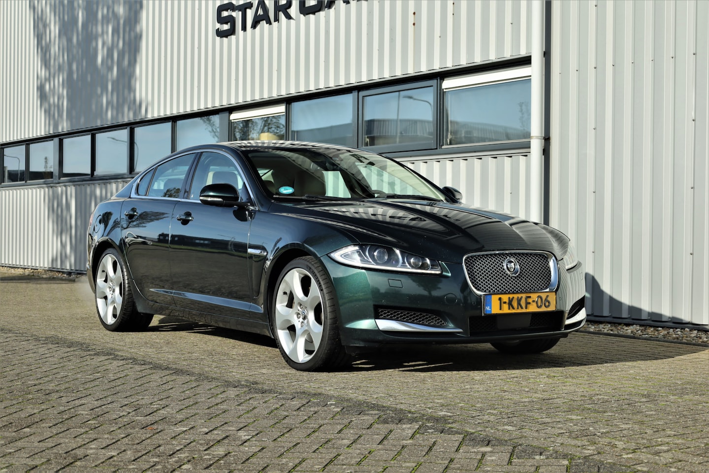 Jaguar XF - 3.0D Premium Business Edition 3.0D Premium Business Edition - AutoWereld.nl