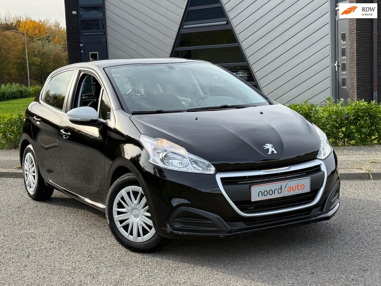 Peugeot 208 - 1.2 PureTech Allure | Airco | Radio | Cruise | - AutoWereld.nl