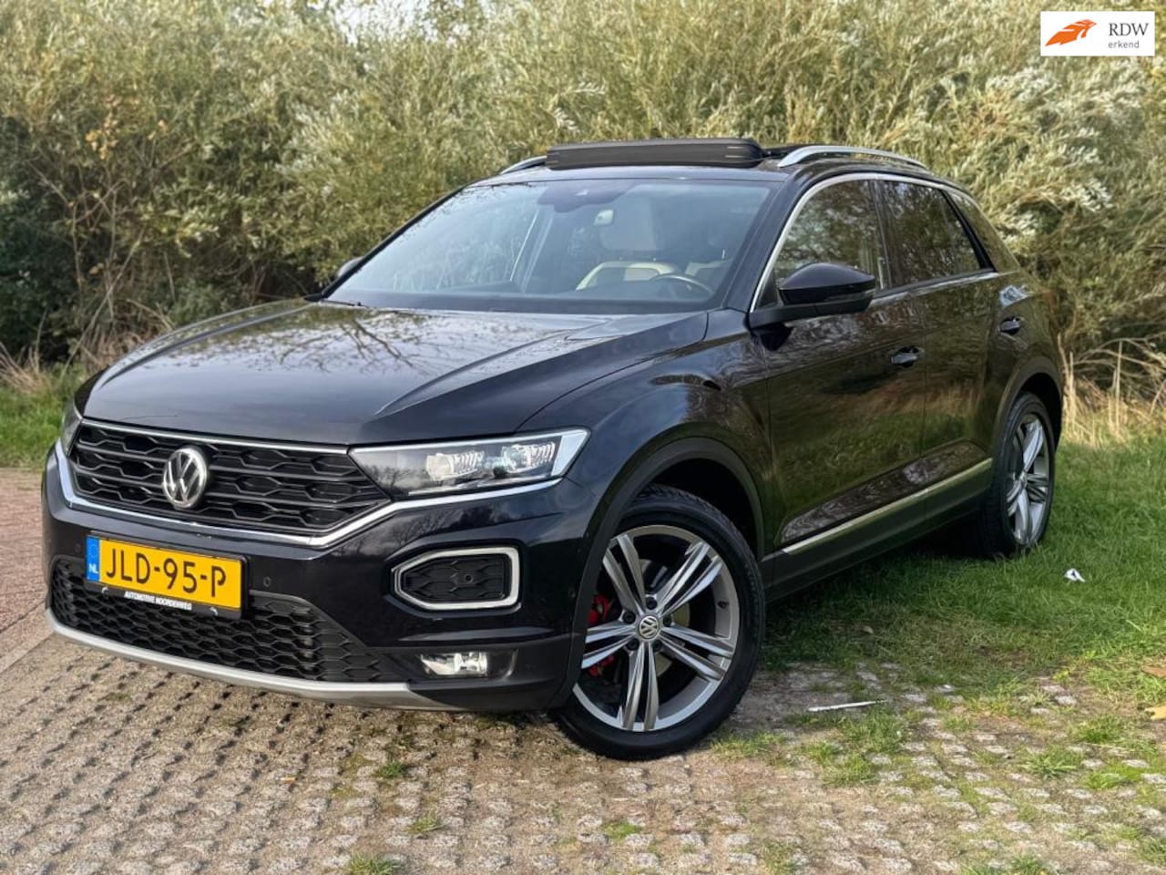 Volkswagen T-Roc - 4-MOTION/PANO/XENON/LEDER/VOLLE AUTO - AutoWereld.nl