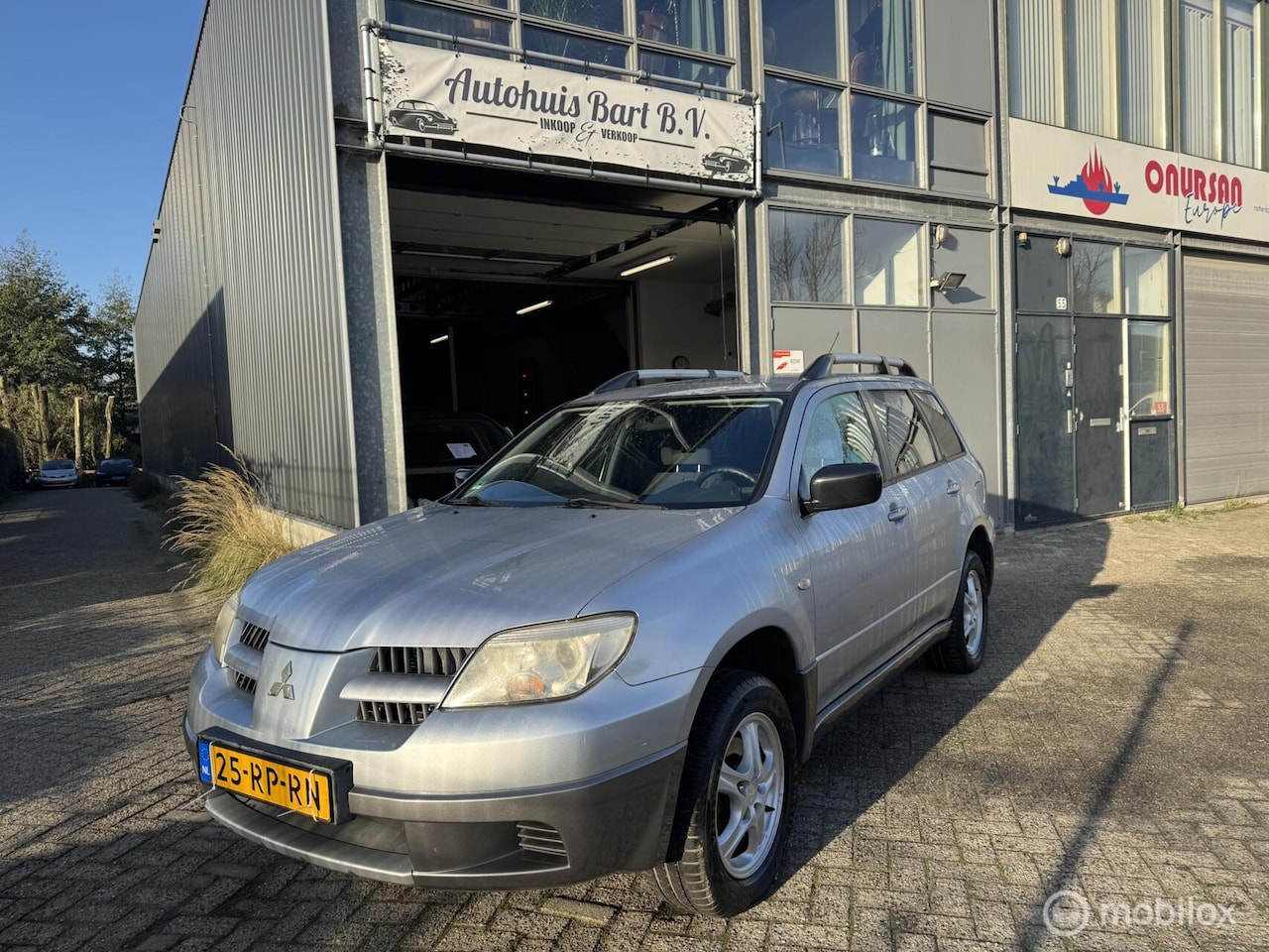 Mitsubishi Outlander - 2.0 Invite plus Airco! Nieuwe APK! NAP Logisch! - AutoWereld.nl