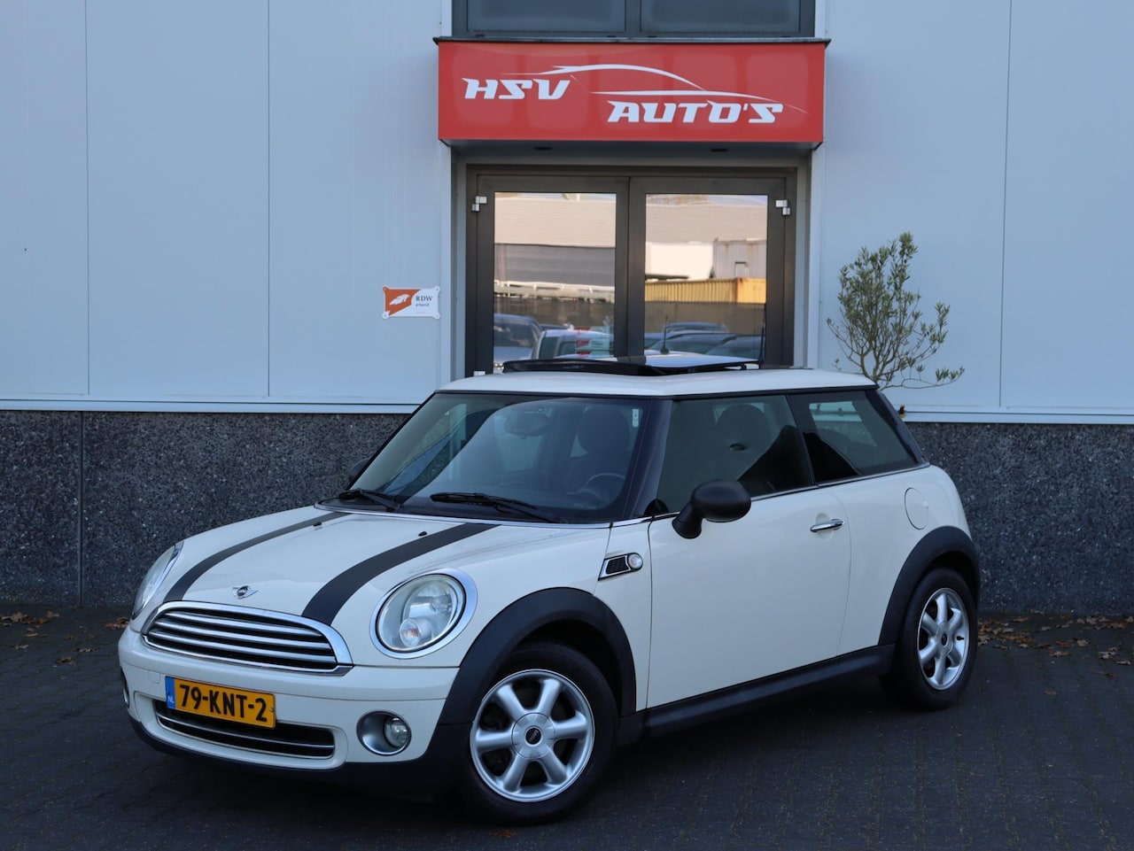 MINI One - Mini 1.4 Anniversary MK II airco LM panodak org NL - AutoWereld.nl