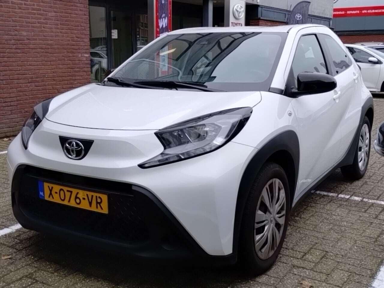Toyota Aygo X - 1.0 VVT-i MT Play | Airco | Camera | Carplay | NL-auto - AutoWereld.nl