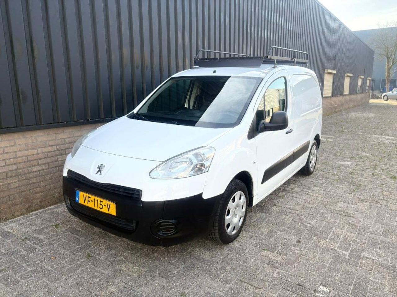 Peugeot Partner - 1.6 HDI XR PROFIT+ AIRCO NAVI TREKHK ELEKRAMEN - AutoWereld.nl