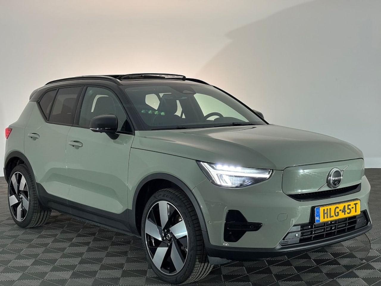 Volvo EX40 - Extended Range Ultra 82 kWh | PANORAMADAK | harman/kardon ✅ 1e Eigenaar - AutoWereld.nl