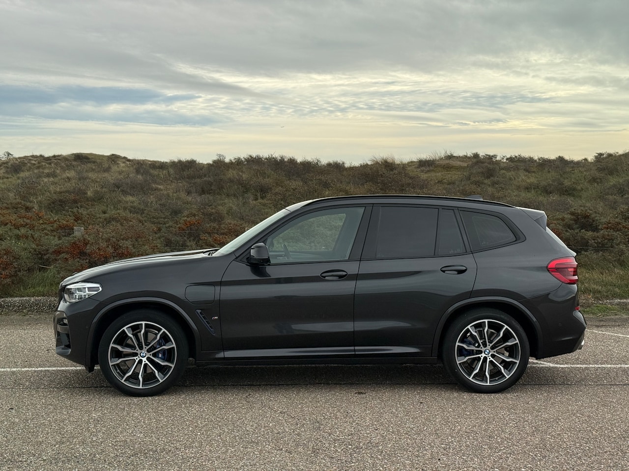 BMW X3 - xDrive30e High Executive | Pano | Shadowline | M Sport | Hybrid| Carplayy - AutoWereld.nl