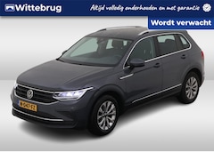 Volkswagen Tiguan - 1.5 TSI 150pk Life Executive DSG Automaat Camera / Navigatie / Digital Cockpit / Parkeerse