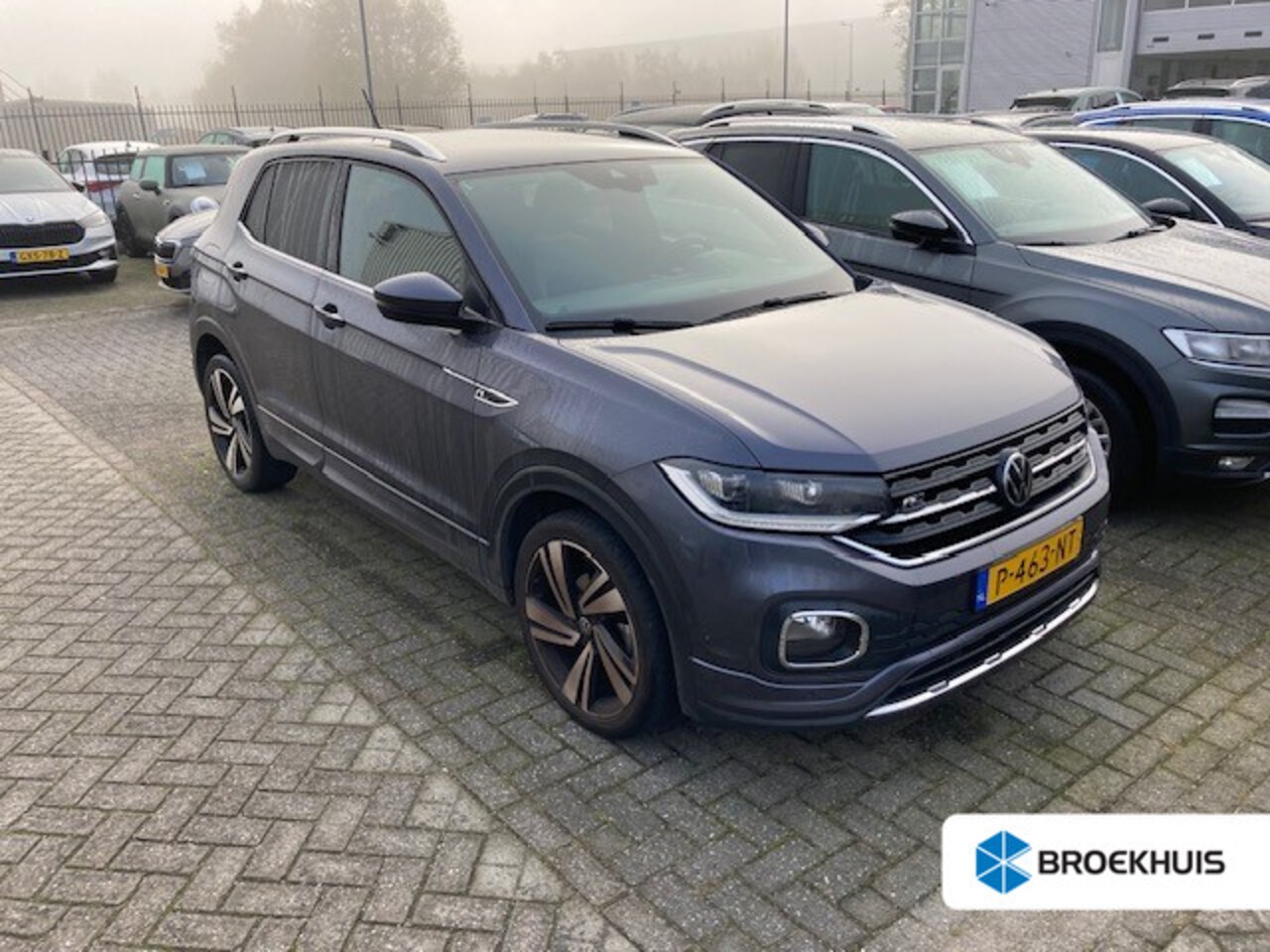 Volkswagen T-Cross - 1.0 TSI R-Line 111pk | Camera achter | Navigatie | App connect | Privacy glass | Parkeerse - AutoWereld.nl