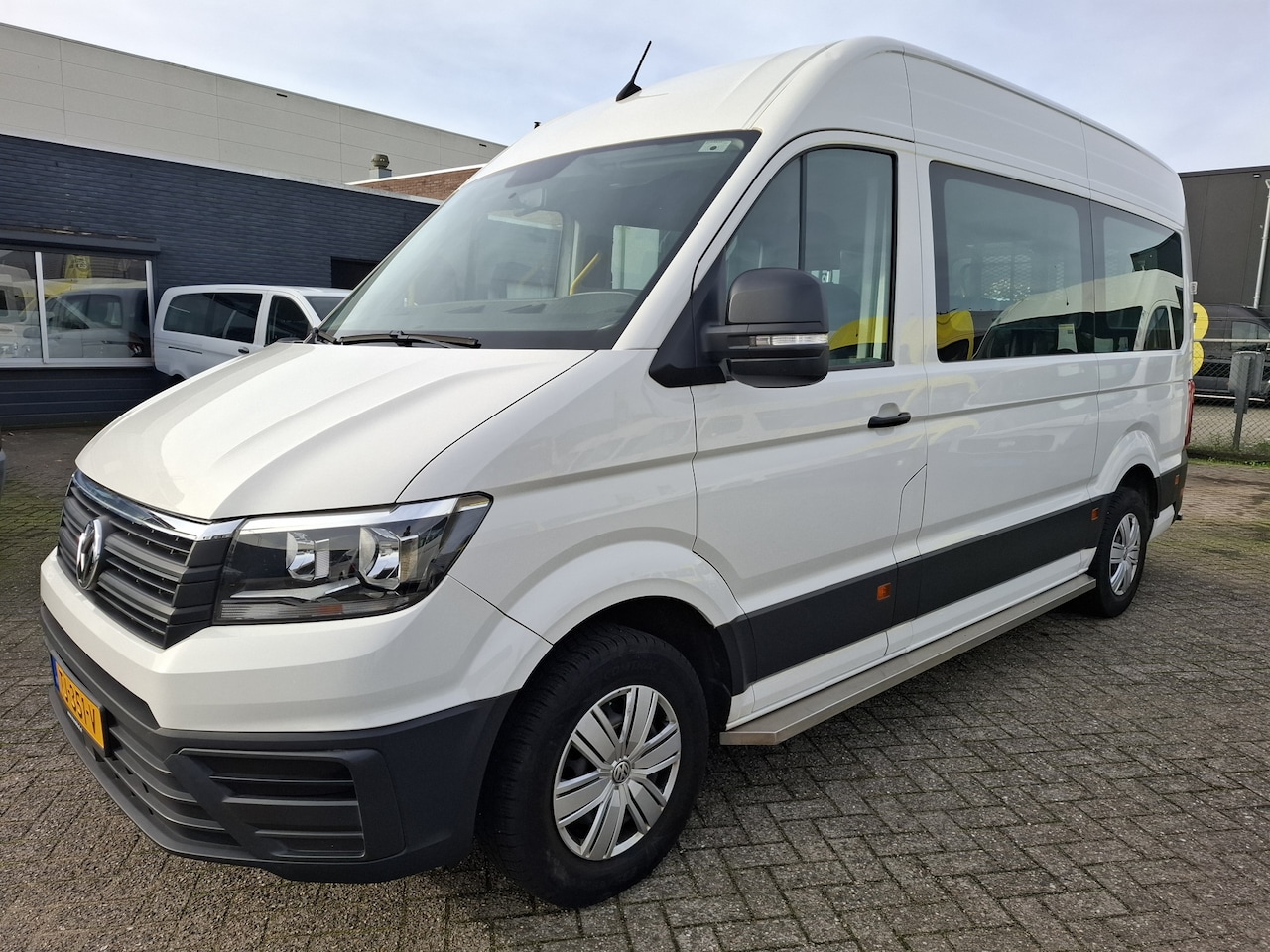 Volkswagen Crafter - 2.0TDI ROLSTOELBUS 15650.- INCL BTW MOTOR KAPOT 102PK - AutoWereld.nl