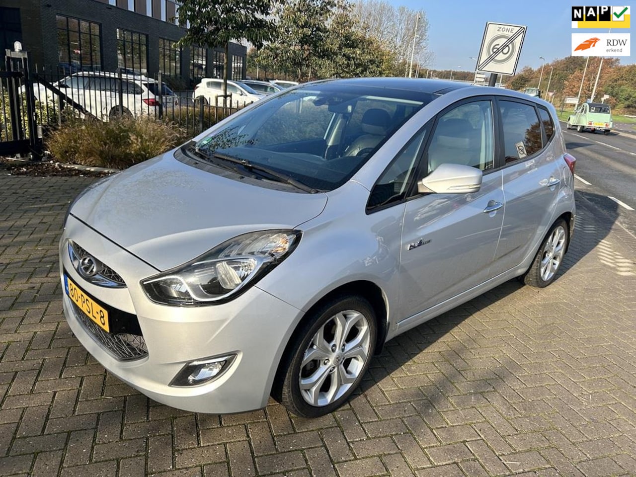 Hyundai ix20 - 1.6i i-Catcher 2011! NAVI PANORAMA! LEDER! Nette auto! - AutoWereld.nl