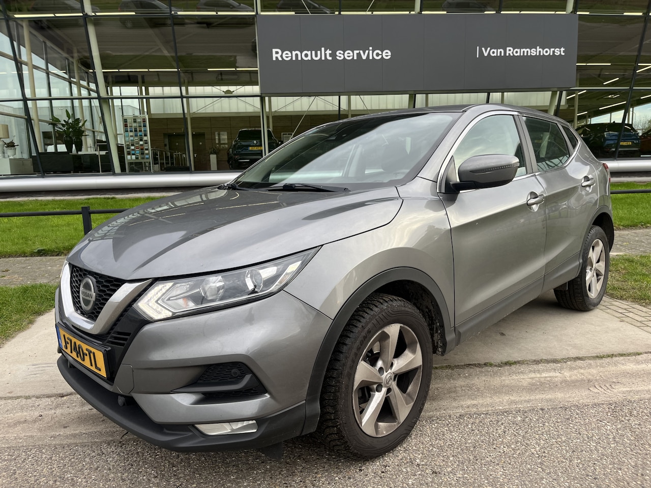 Nissan Qashqai - 1.5 dCi Business Edition / Automaat / Trekhaak. Trekgewicht 1.500 KG / Camera / Apple Carp - AutoWereld.nl