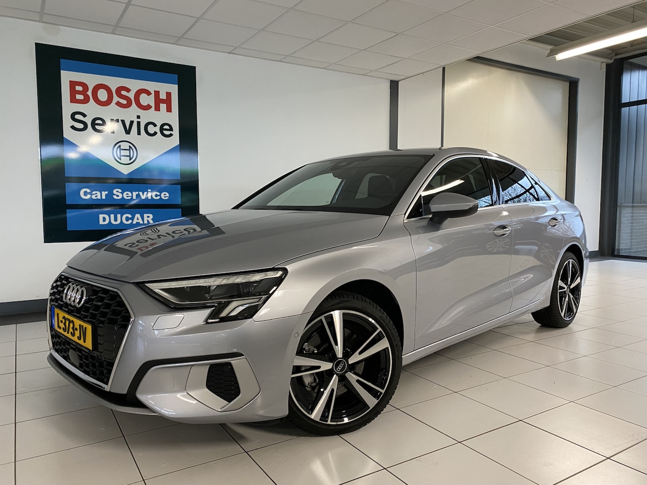 Audi A3 Limousine - 35 TFSI Business edition Adaptieve cruise contr. + Parkeerassistent - AutoWereld.nl