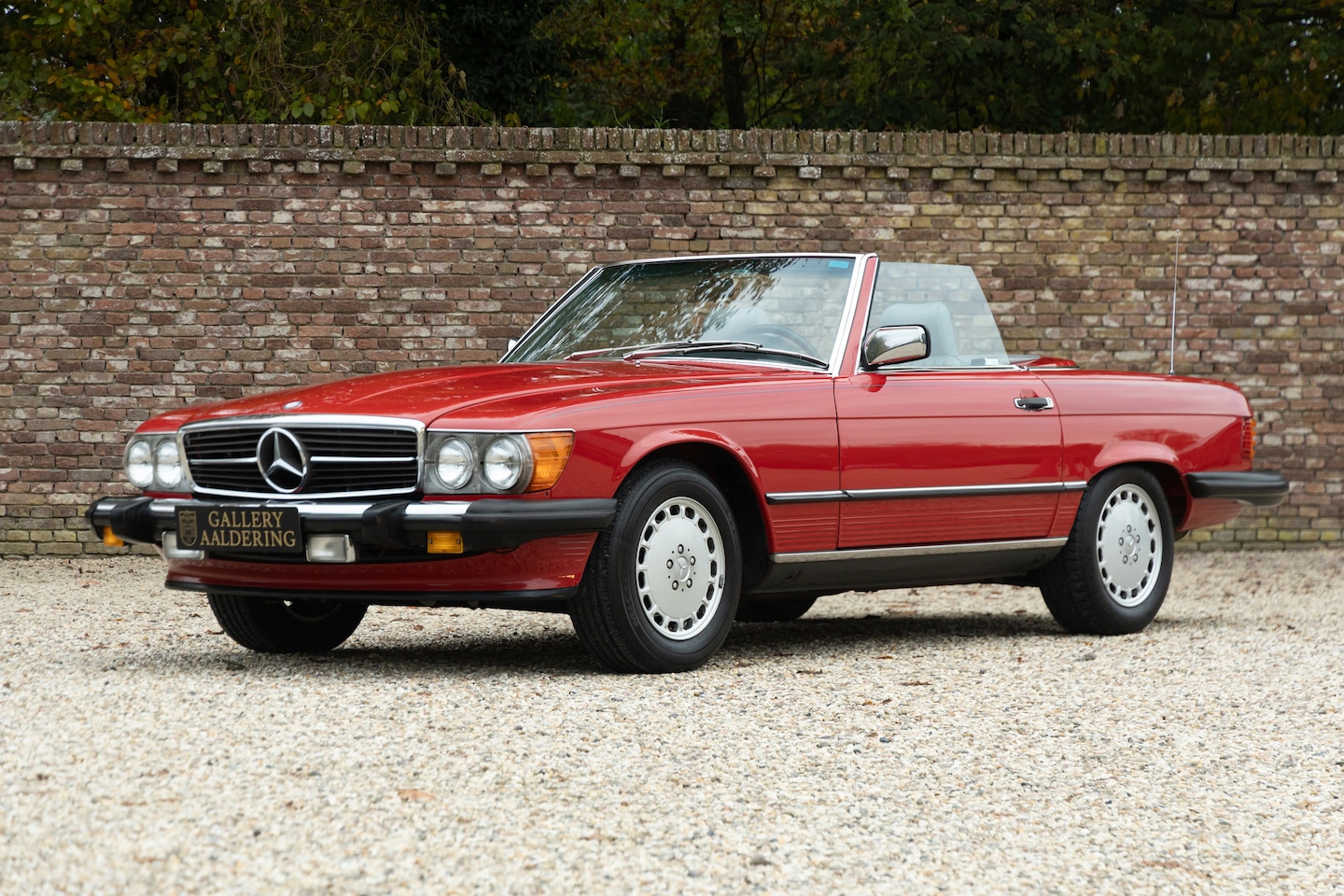 Mercedes-Benz SL-klasse Cabrio - 560 "Becker Grand Prix" Newly delivered in "The Garden State" New Yersey - USA, Well-maint - AutoWereld.nl