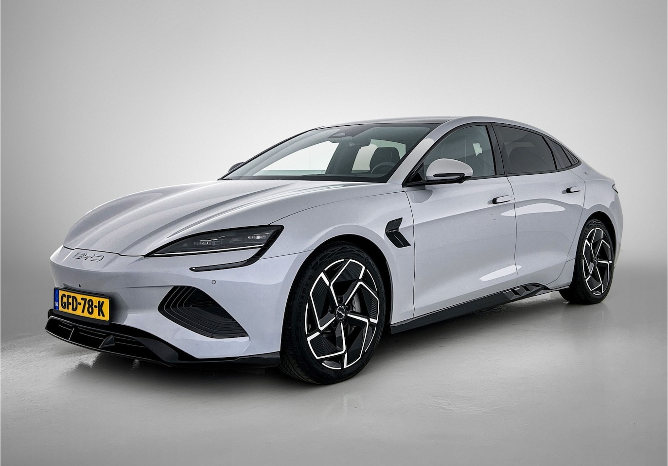 BYD Seal - Design RWD 82.5 kWh | Indigo Grey | 570 KM WLTP | 19" LMV | Leder | - AutoWereld.nl