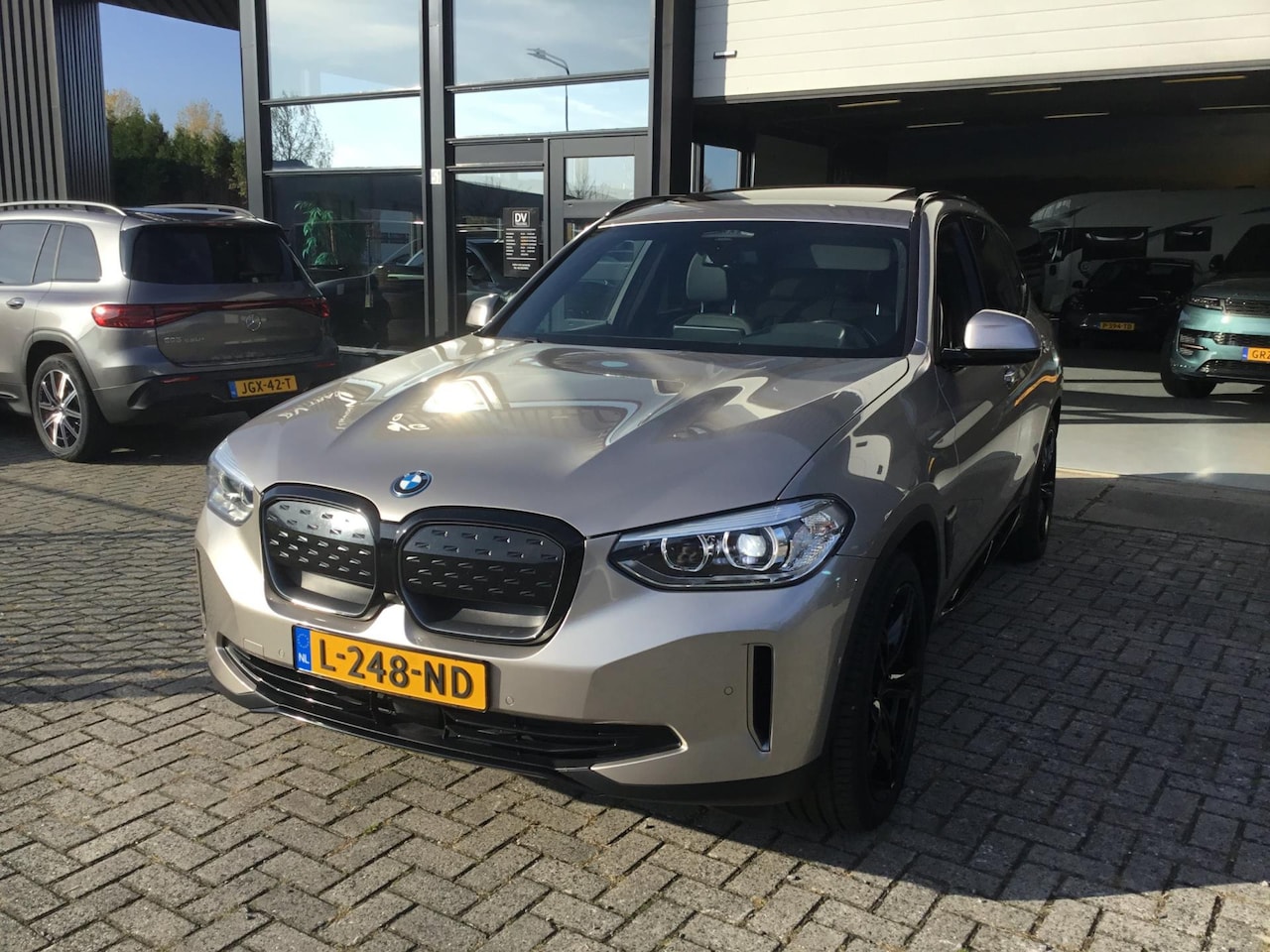 BMW iX3 - Executive 80 kWh - AutoWereld.nl