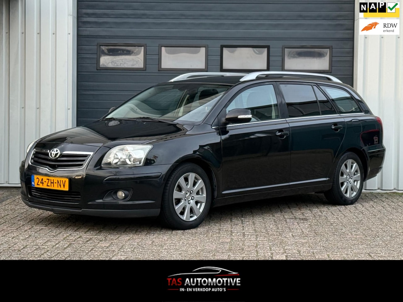 Toyota Avensis Wagon - 1.8 VVTi Luna Business 2e EIG/NAVI/PDC - AutoWereld.nl