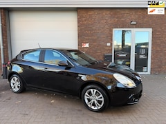 Alfa Romeo Giulietta - 1.4 T Distinctive|AIRCO|NIEUWE APK|CRUISE