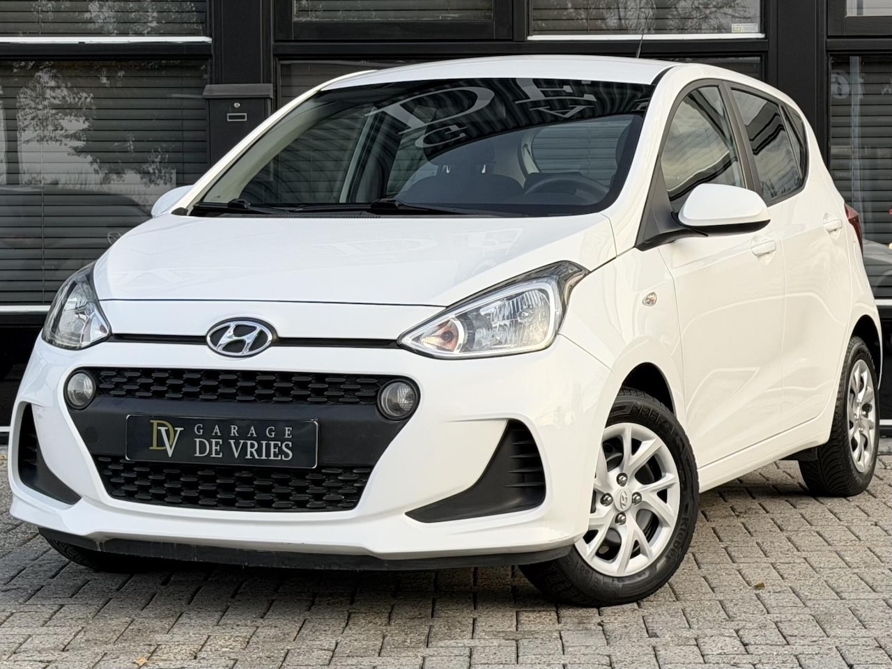 Hyundai i10 - 1.0i Comfort Automaat 1e Eigenaar Dealer Onderhouden Garantie - AutoWereld.nl