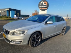 Volvo V60 - 2014 * 2.4 D6 AWD Plug-In Hybrid Summum * 1 cilinder defect