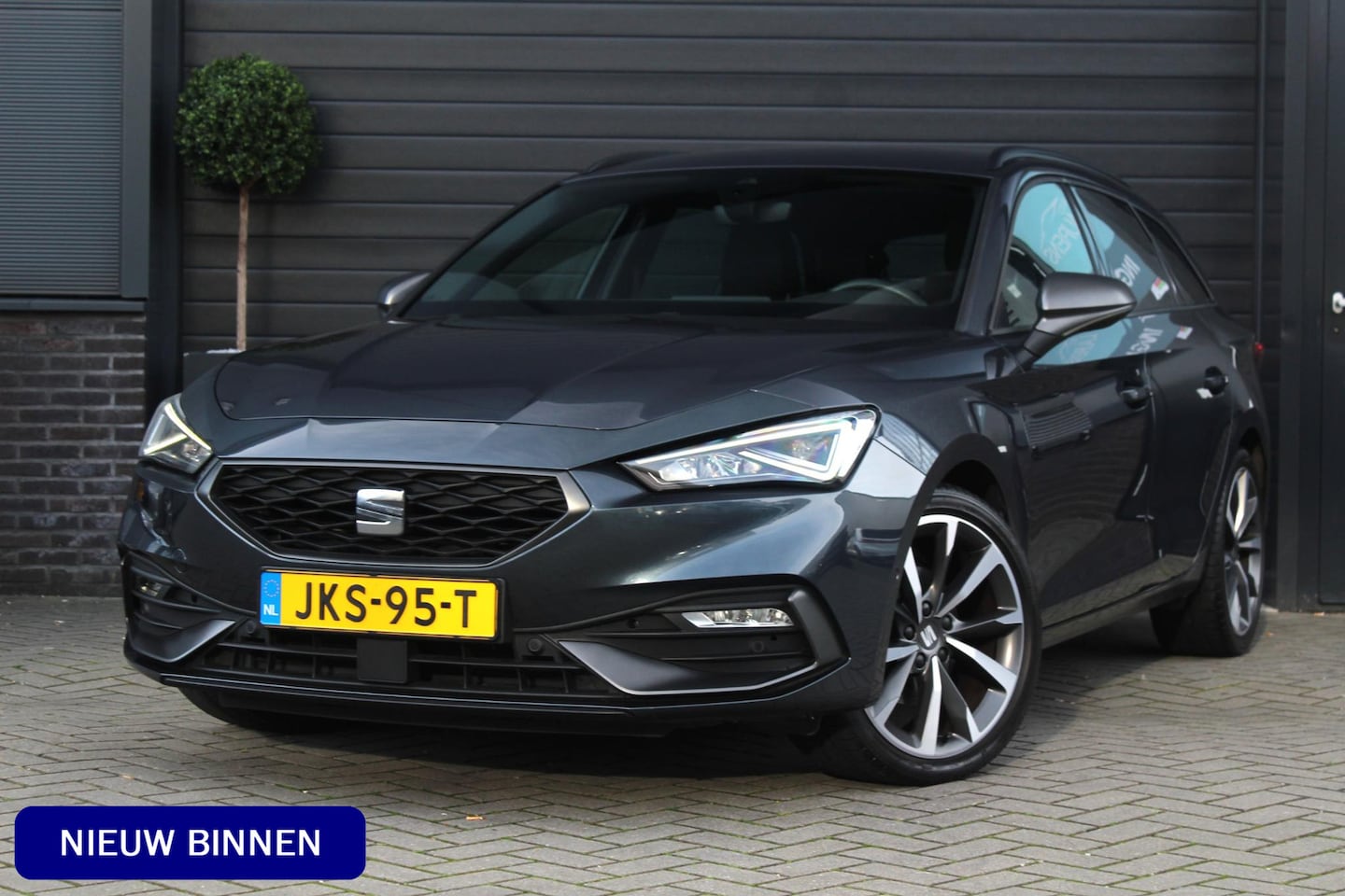 SEAT Leon Sportstourer - 1.5 TSI FR Business Intense | Keyless Entry | Elektrisch Achterklep | Stoelverwarming - AutoWereld.nl