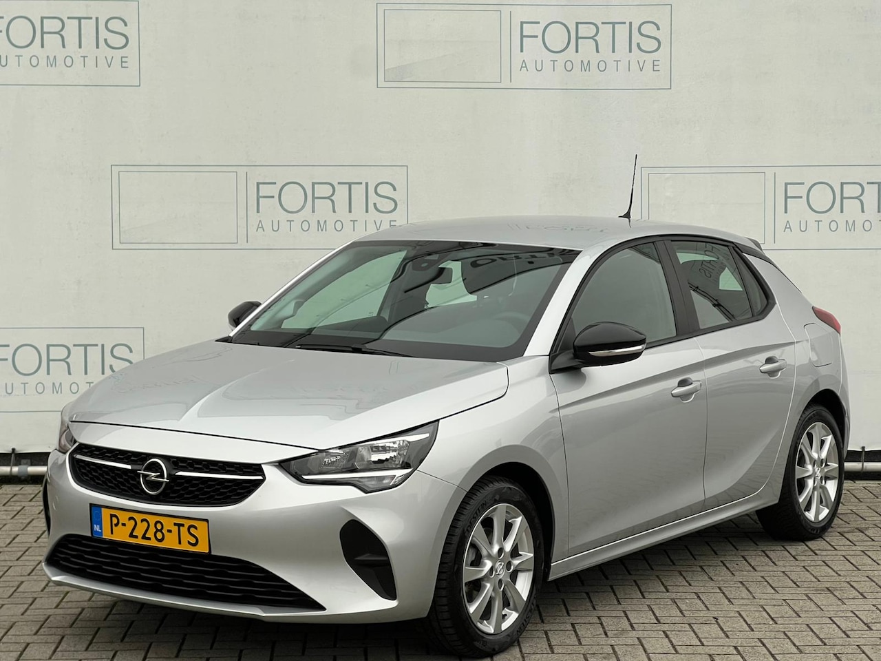 Opel Corsa - 1.2 Edition NL-AUTO | NAVI | AIRCO - AutoWereld.nl