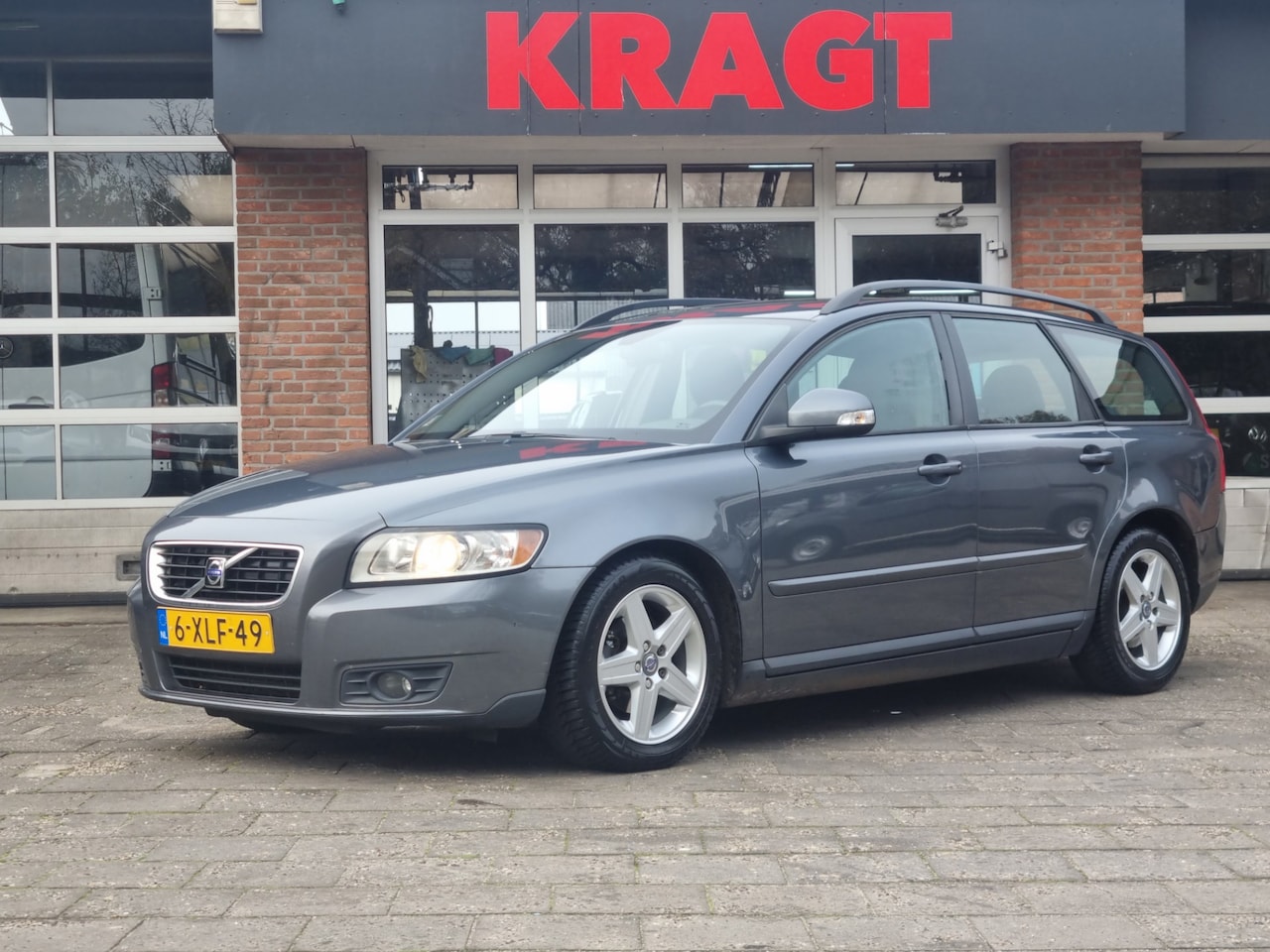 Volvo V50 - Edition II 1.6D S/S 109 pk - airco - trekhaak - cruise - AutoWereld.nl