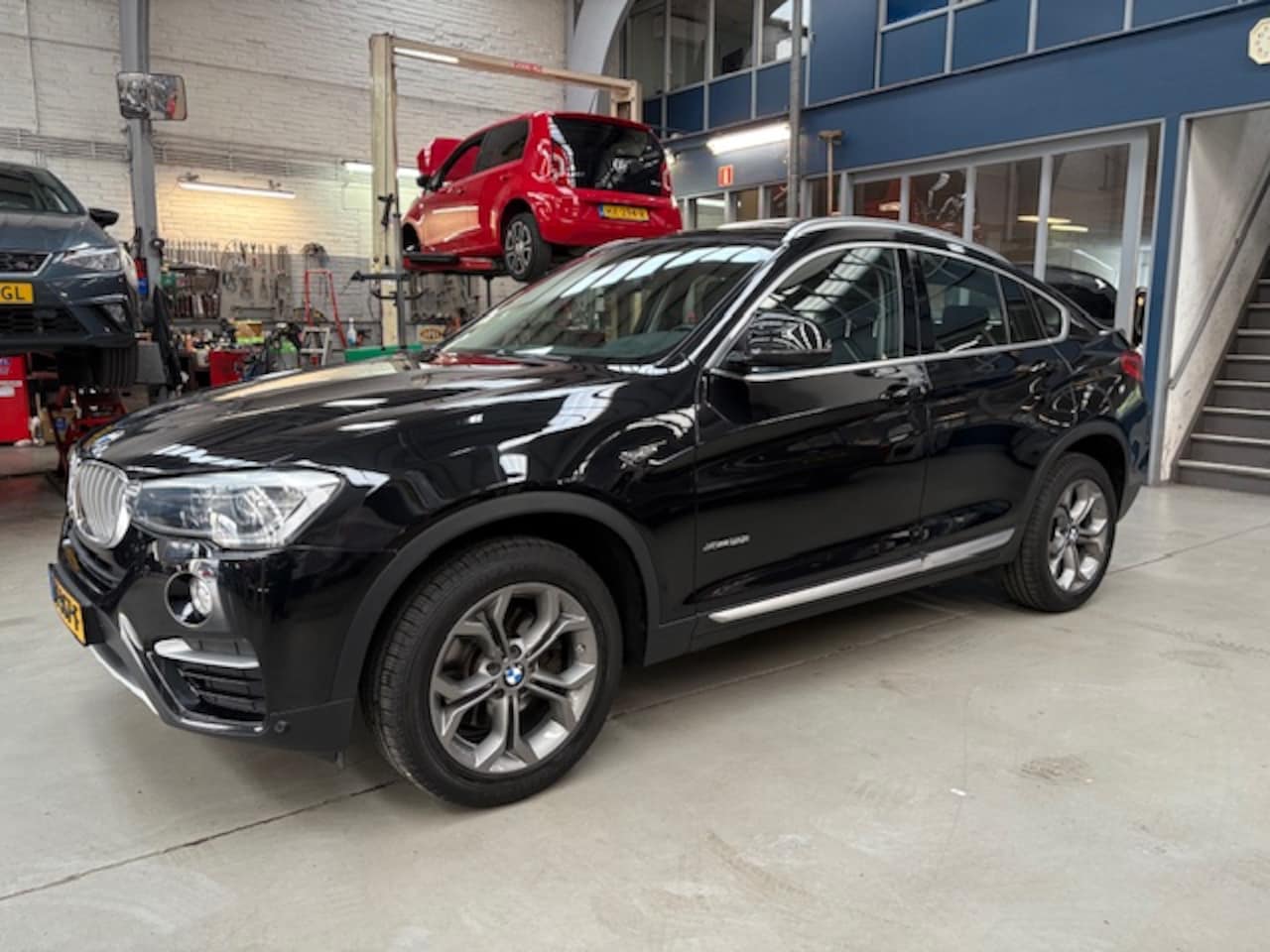 BMW X4 - xDrive 20i 184pk Automaat | Schuif- Kanteldak | Trekhaak | Head-up | Navigatie | Cruise co - AutoWereld.nl