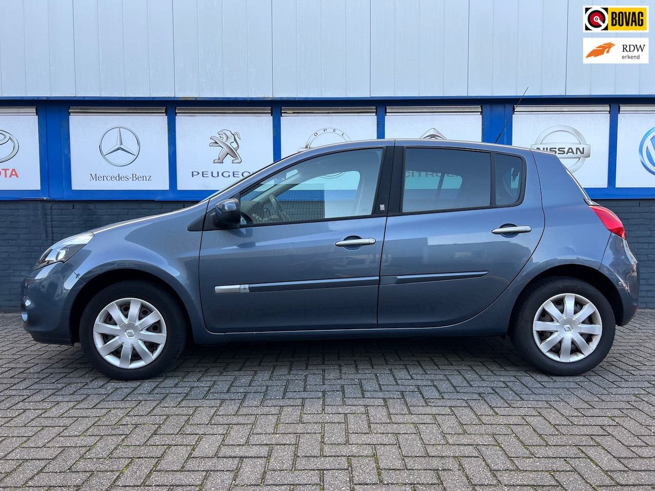 Renault Clio - 1.2 Collection 11-2011 146000km 2995eu - AutoWereld.nl