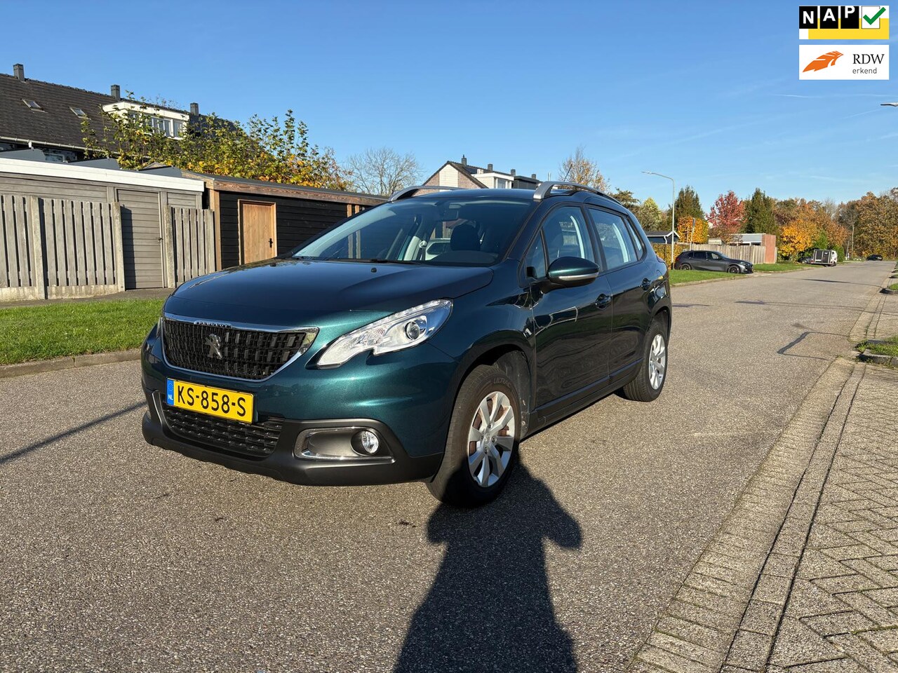 Peugeot 2008 - 1.2 PureTech Blue Lion Navigatie*Cruise*Trekhaak*Airco*NAP*Parkeersensoren*2e eigenaar* - AutoWereld.nl
