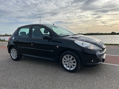 Peugeot 206 - 2011 5 deurs cruise control airco lm velgen 1e eigenaar