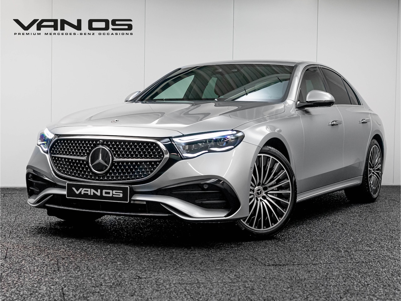 Mercedes-Benz E-klasse - E 300 e 4MATIC AMG Line | Superscreen | Nappa | Luchtvering | Achterasbesturing - AutoWereld.nl