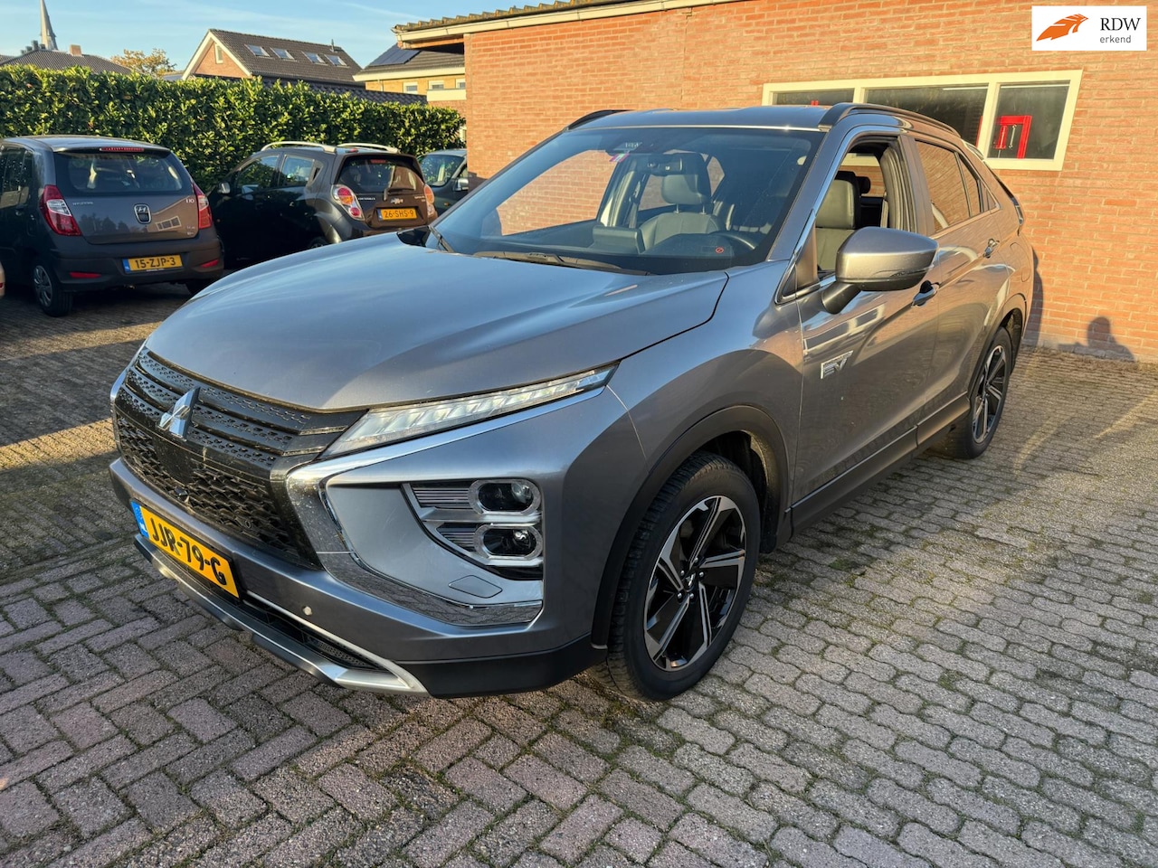 Mitsubishi Eclipse Cross - 2.4 PHEV Intense Airco Automaat Cruise Camera Leer etc etc - AutoWereld.nl