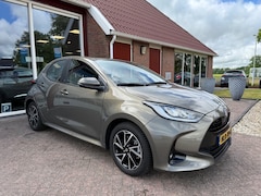 Toyota Yaris - 1.5 HYBRID 5-DRS DYNAMIC AUTOMAAT LUXE UITVIERING SLECHTS 14.176 KM