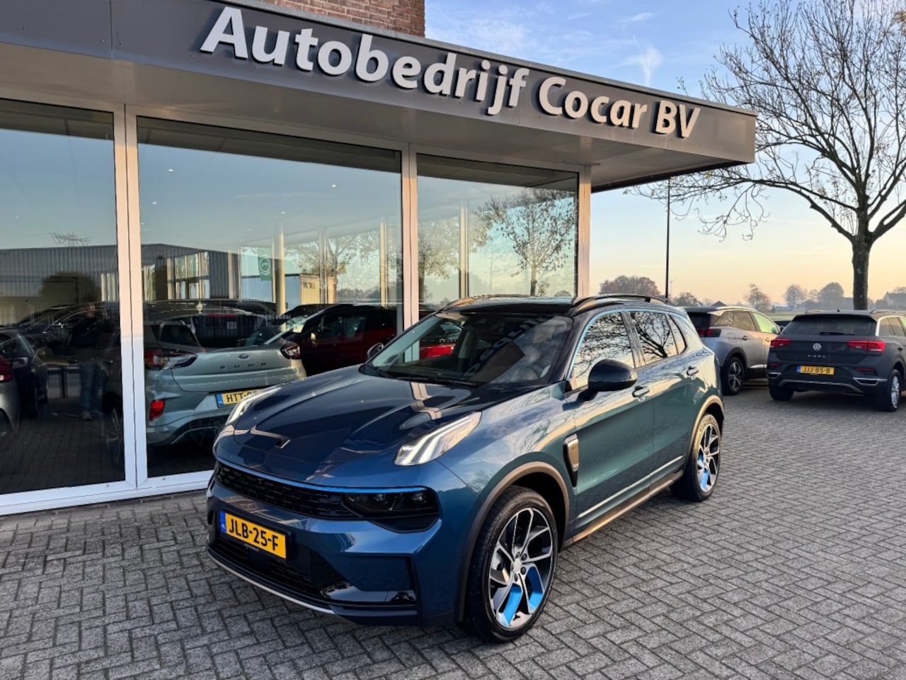 Lynk & Co 01 - 1.5 261PK ALL IN PRIJSPlug-in Hybrid * 360° Camera Pano/dak Apple/Carplay Adaptive/Cruise - AutoWereld.nl