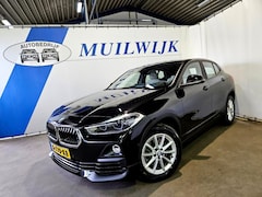 BMW X2 - sDrive20i High Executive Edition / Sportstoelen / Camera / NL Auto