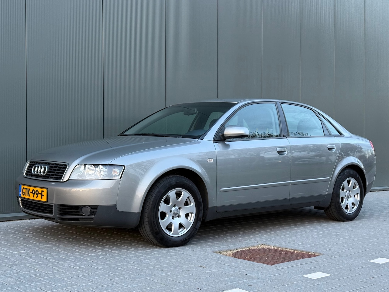 Audi A4 Limousine - 2.0 MT, Automaat, Airco, Bluetooth, APK, Goed onderhouden - AutoWereld.nl
