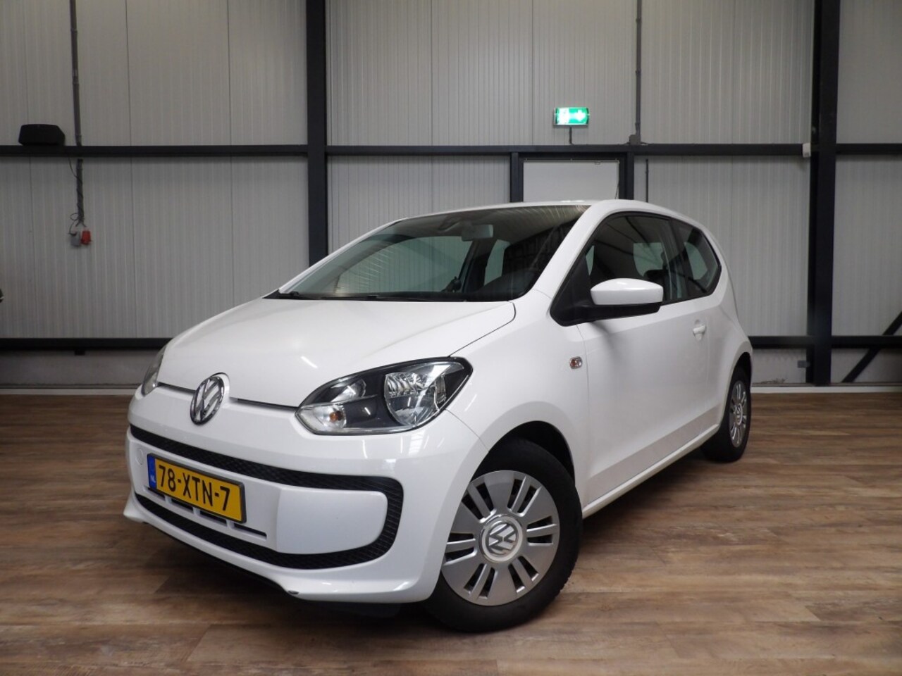 Volkswagen Up! - 1.0 3 drs - airco - trekhaak - navigatie - AutoWereld.nl